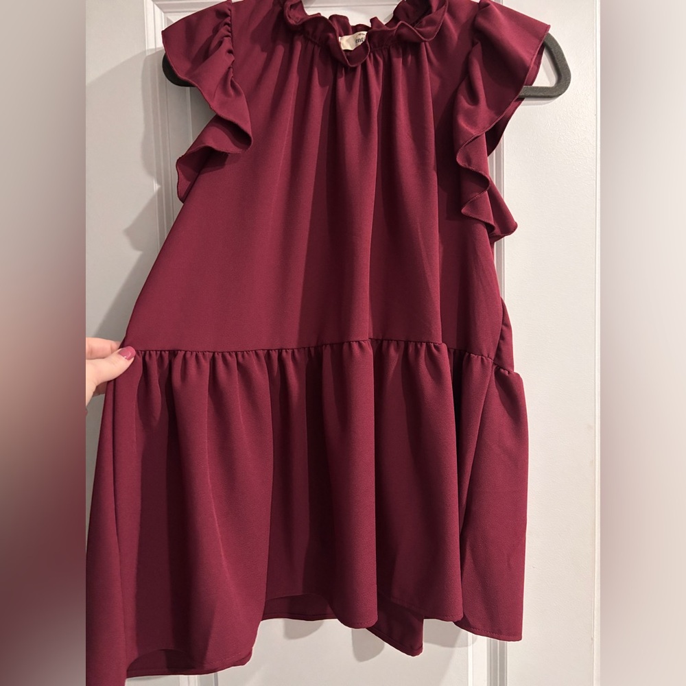 entro Burgundy Ruffled Sleeveless Blouse